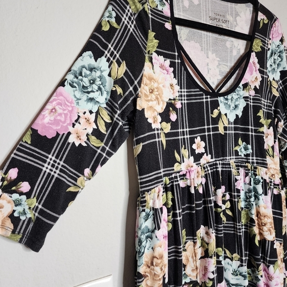 TORRID SUPER SOFT SCOOP NECK STRAPPY BABYDOLL TEE - Picture 8 of 16